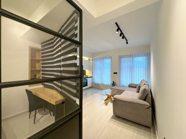 elezi-anakainisi-kanapes